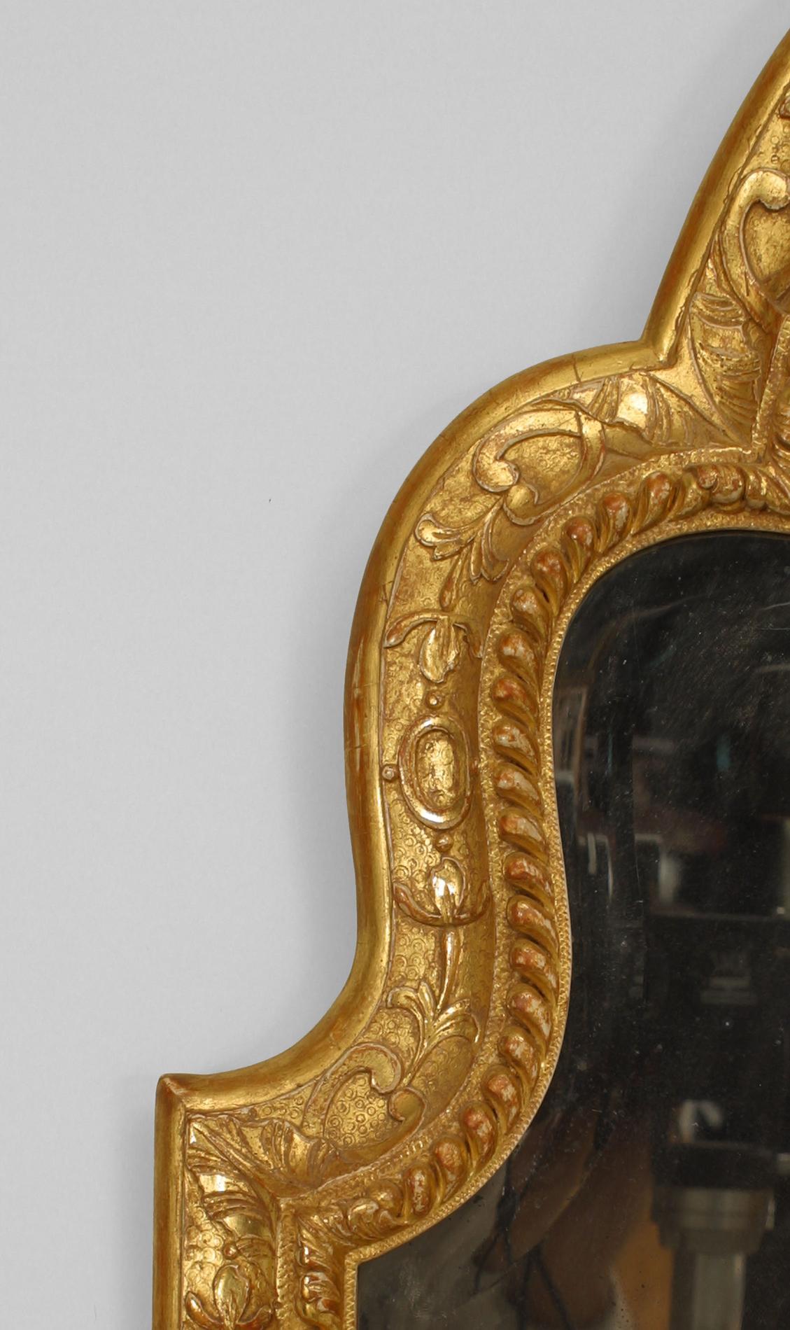 English Queen Anne Gilt Shaped and Etched Wall Mirror In Good Condition In New York, NY