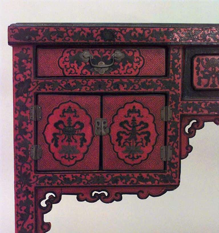 19th c. English Regency Red Lacquered Chinoiserie Desk In Excellent Condition In New York, NY