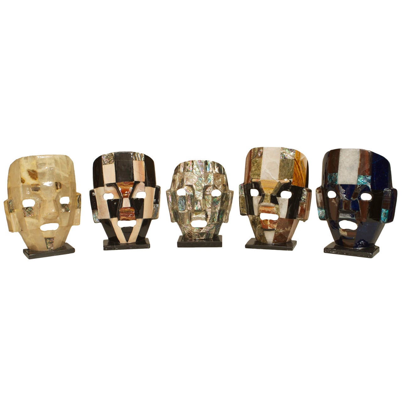 3 Aztekenmasken aus der Mitte des Jahrhunderts mit Steingeflecht