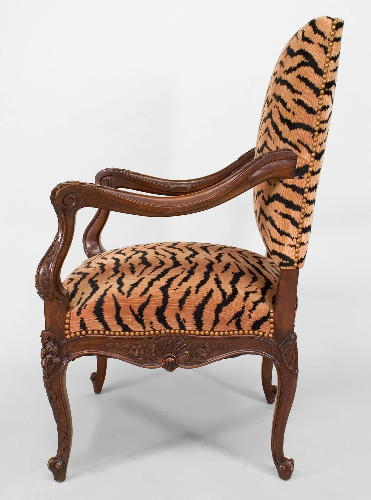 Regency Fauteuil Régence français en faux tigre en vente