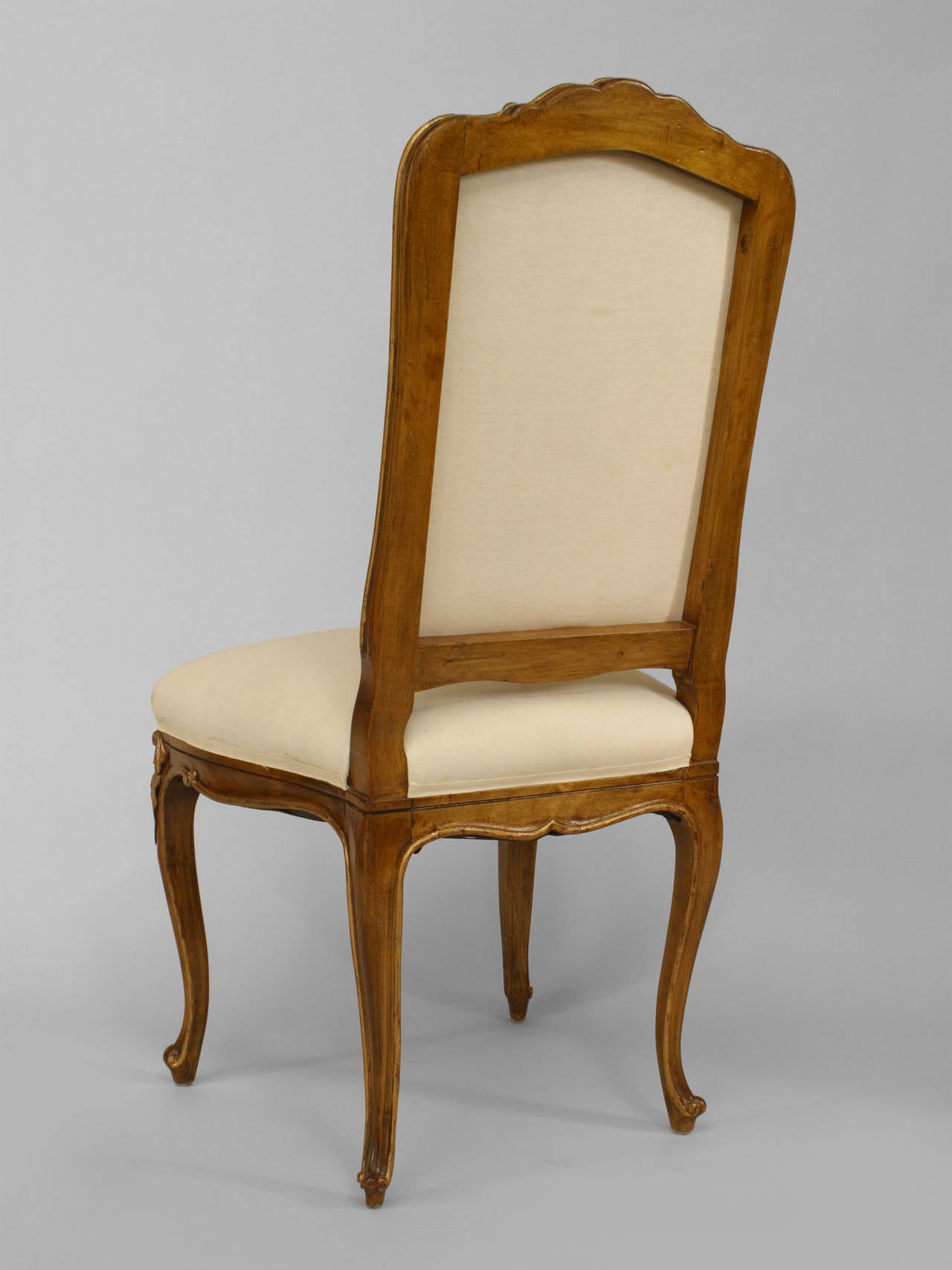 Sculpté Ensemble de 6 chaises d'appoint peintes françaises Louis XV en vente