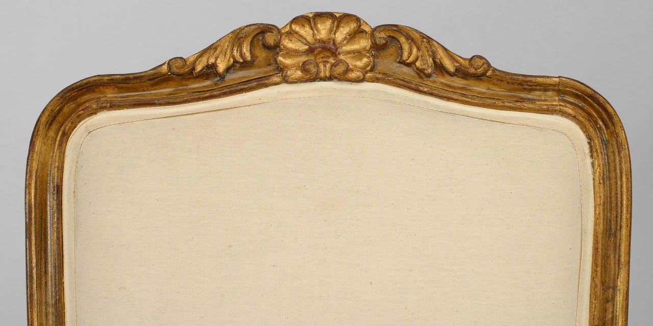 Satz von 6 französischen bemalten Louis-XV-Beistellstühlen (19. Jahrhundert) im Angebot