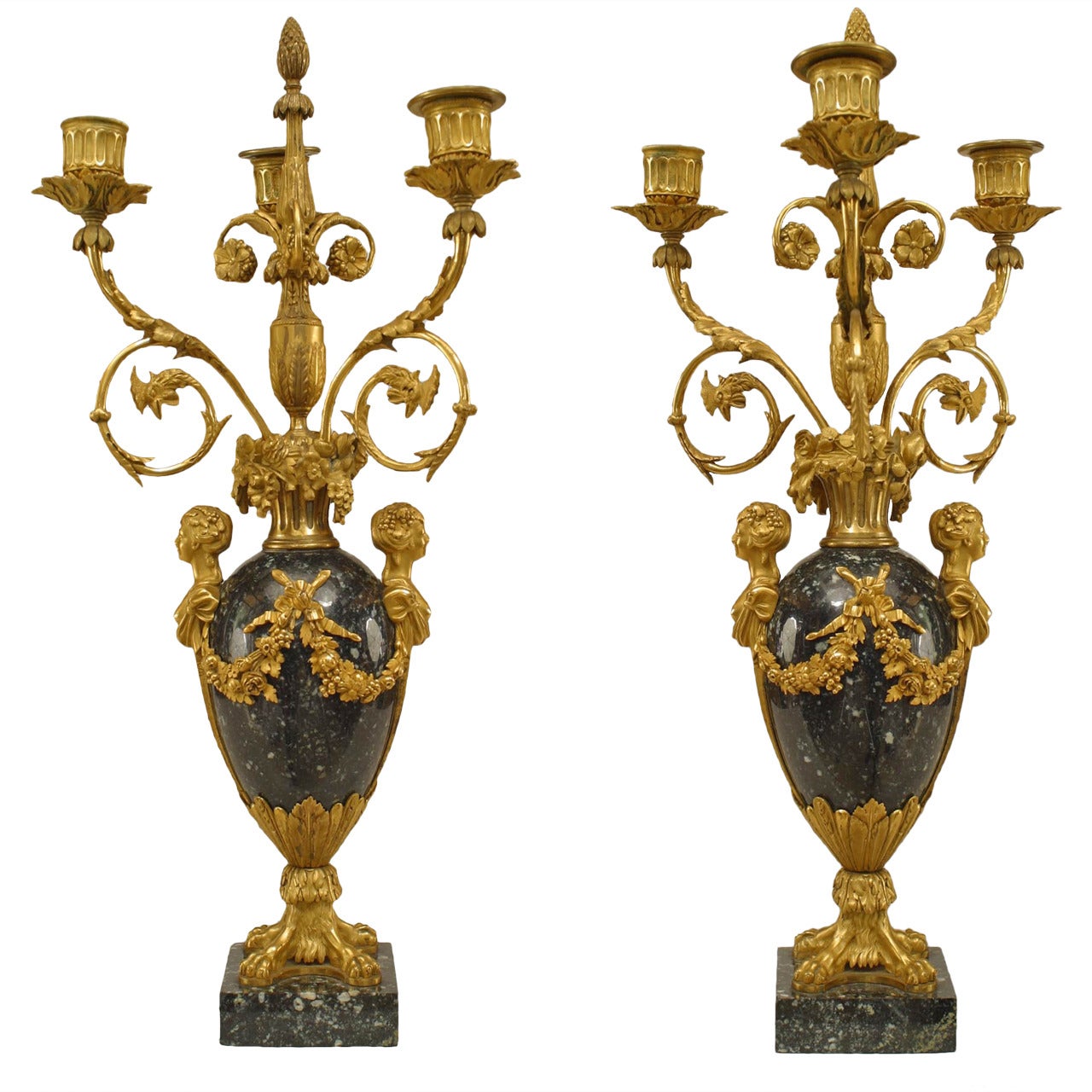 Paar französische viktorianische Kandelaber aus Marmor und vergoldeter Bronze im Angebot