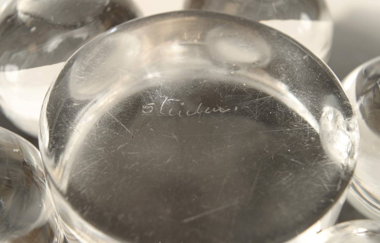 1940s American round crystal compote raised on a base of six small spheres.
Signed Steuben.