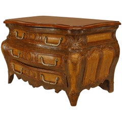 Commode miniature de style Régence française