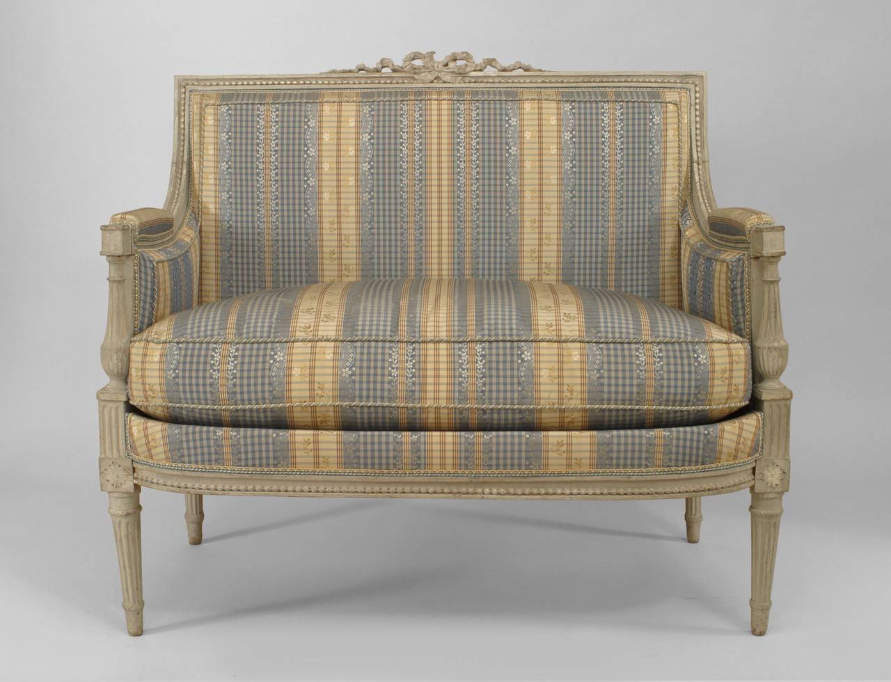 Pareja de 2 loveseats franceses Luis XVI a rayas en Excelente estado para la venta en Queens, NY