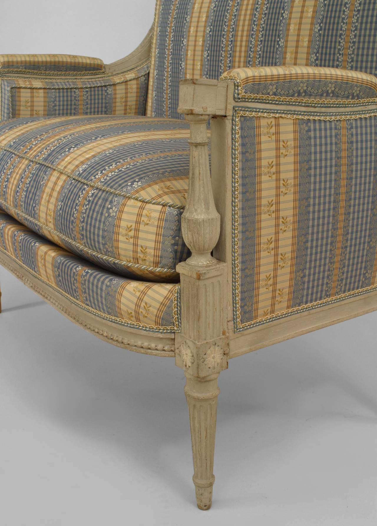 Pair of 2 French Louis XVI Striped Loveseats In Excellent Condition For Sale In New York, NY