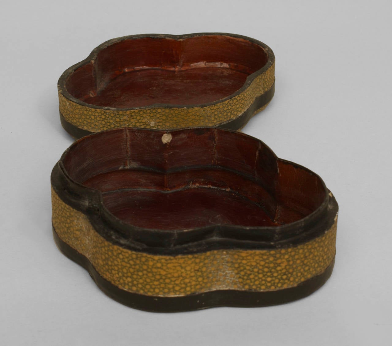 shagreen box with lid
