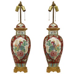 Coppia di lampade da tavolo cinesi a urna in porcellana color sangue di bue