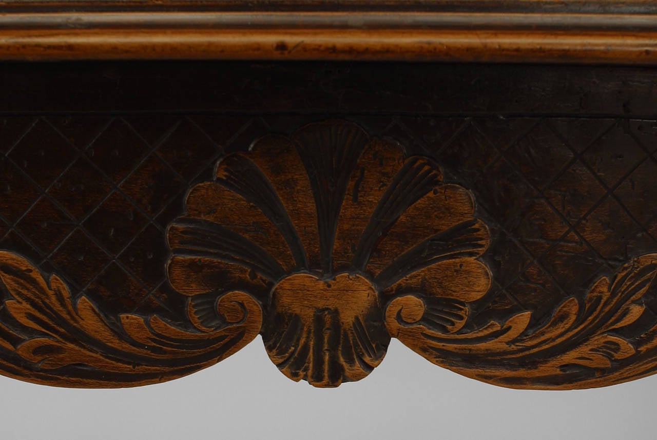 18th Century French Provincial Floral Carved End Table In Excellent Condition In New York, NY