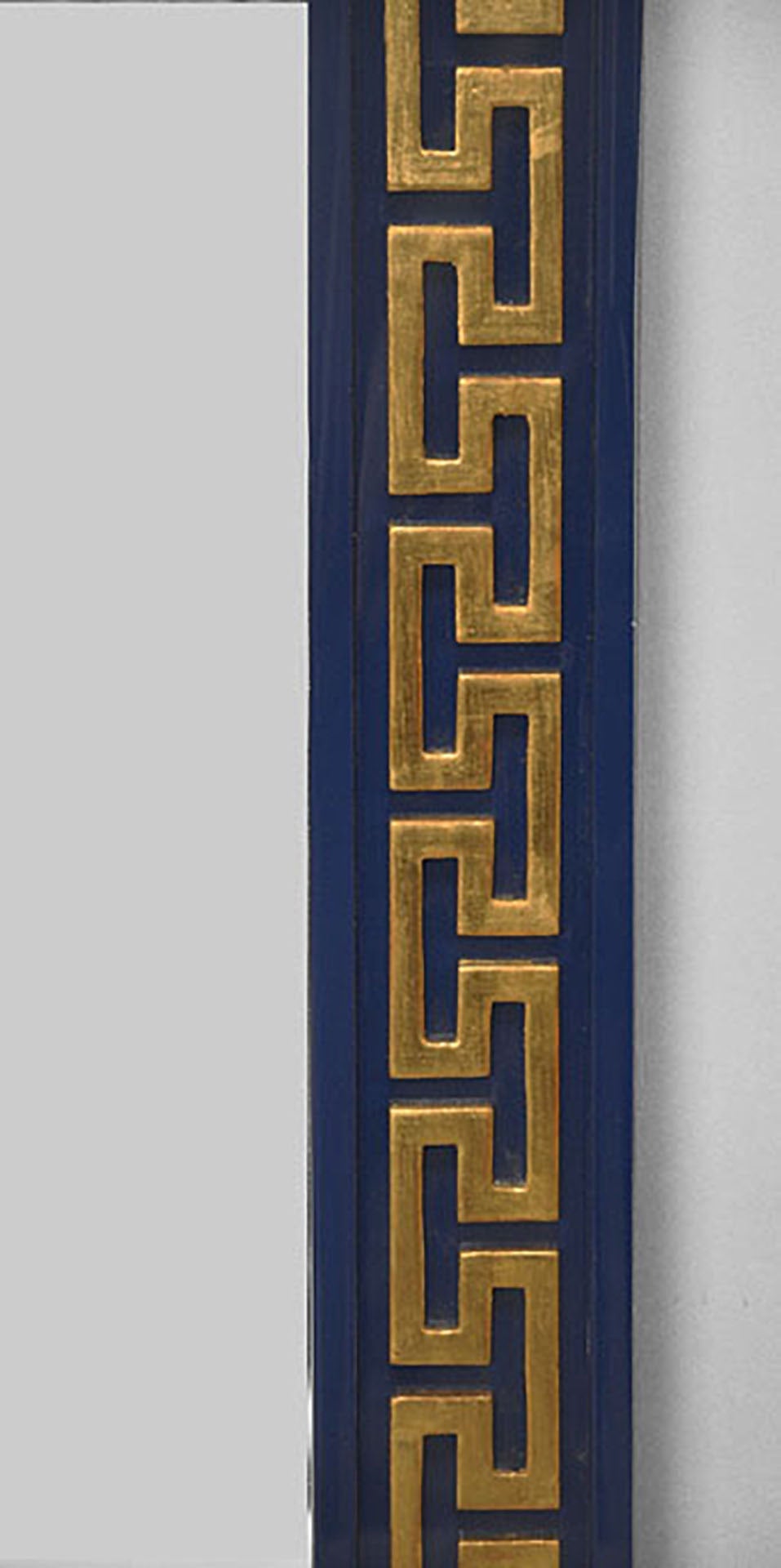 2 specchi da parete in stile neoclassico italiano (XXI secolo) dipinti di blu con cornice dorata a forma di chiave greca. (PUÒ ESSERE REALIZZATO IN DIMENSIONI E COLORI PERSONALIZZATI) (PREZZO UNITARIO)
