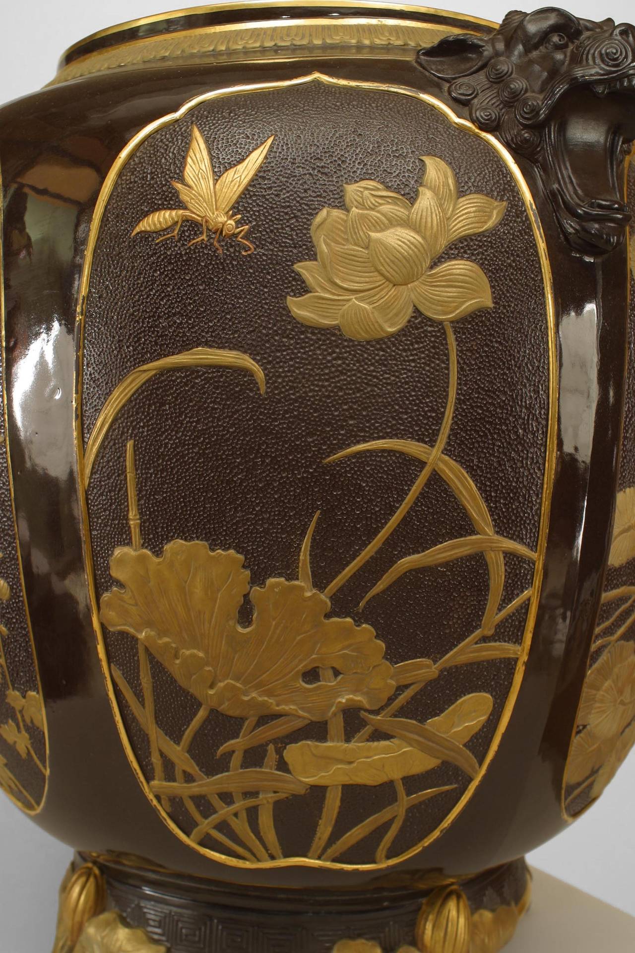 19th Century English Chinoiserie Porcelain Jardiniere by Minton 2