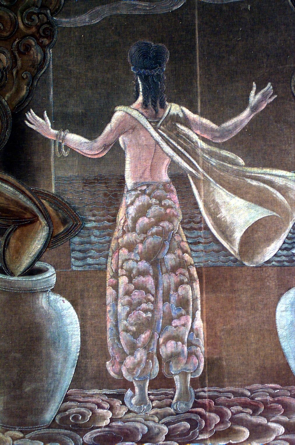 Amerikanischer Art Deco (1928) vertikaler bemalter Samt-Wandbehang einer persischen Dame mit 2 Urnen (GRANT SIMON zugeschrieben).
