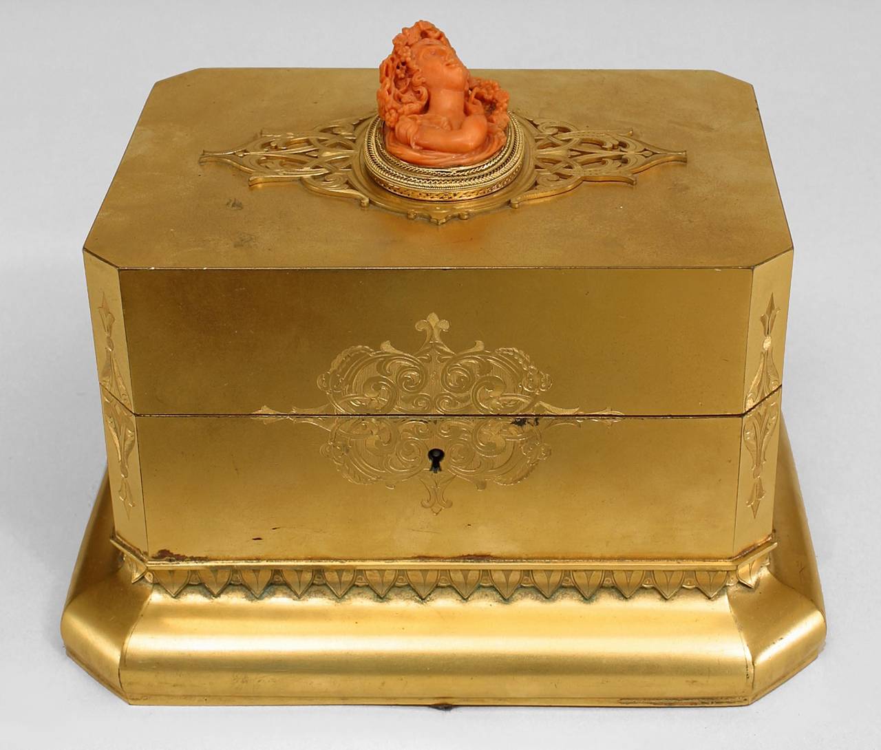 19th Century French Louis XV Style Bronze Dore Jewelry Box with Coral Cameo In Good Condition In New York, NY