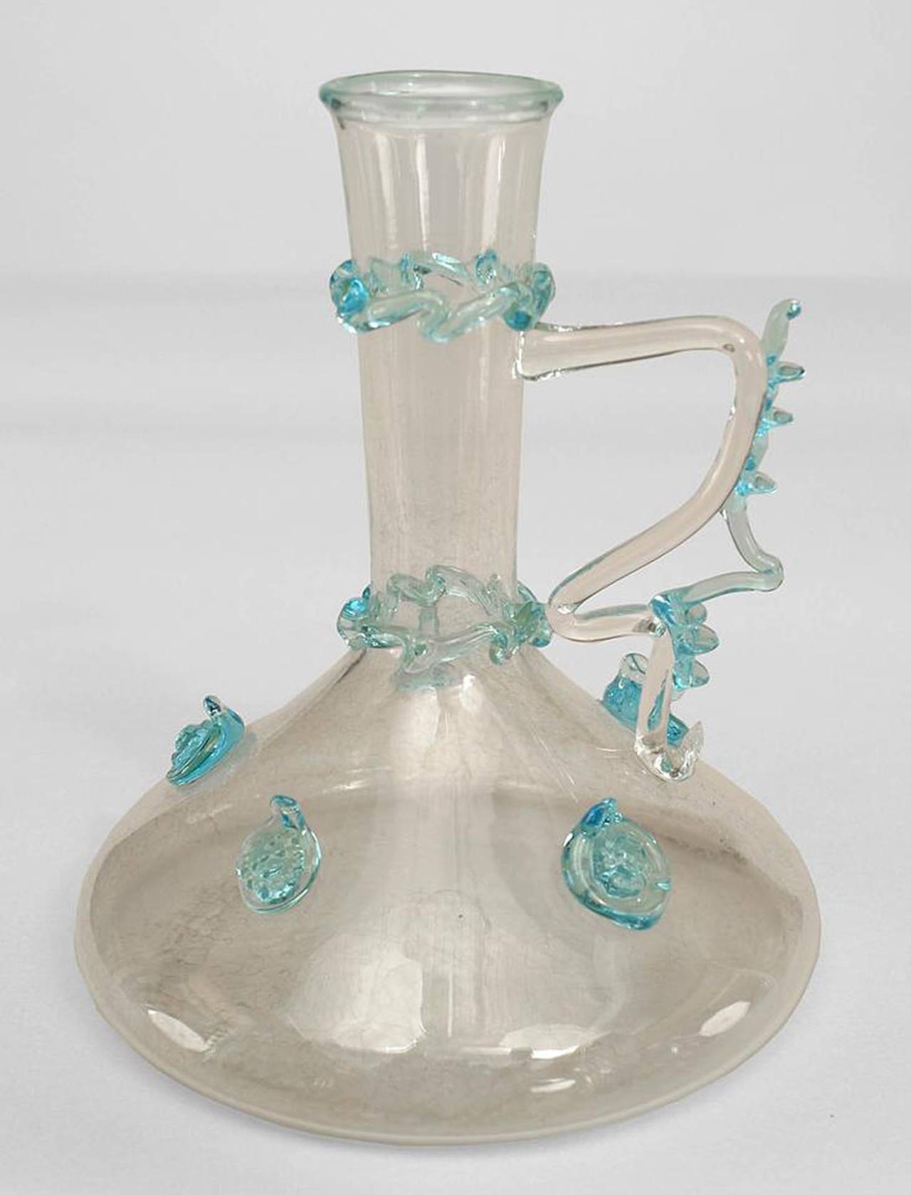 2 vases vénitiens italiens de Murano (vers 1920) avec poignée stylisée et garniture en verre coloré appliquée (PRIX UNIQUE)
