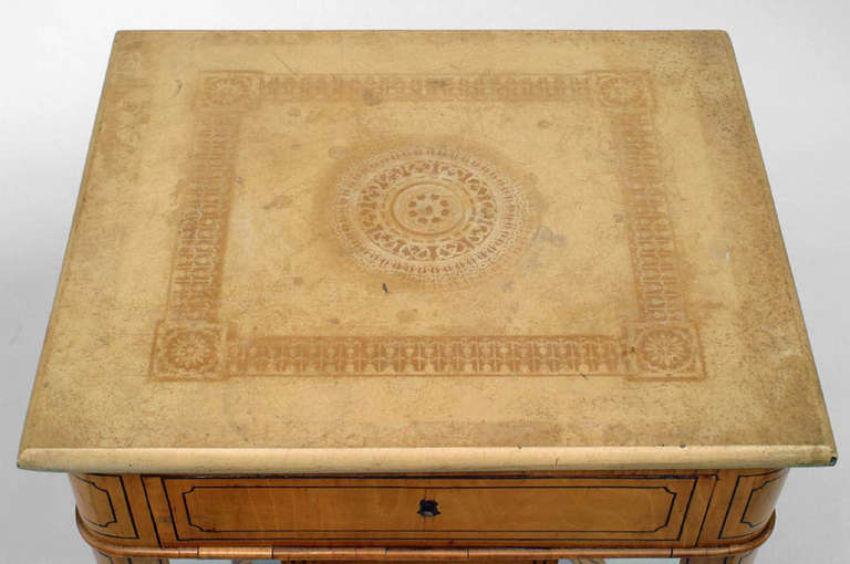 Érable Table d'extrémité française en érable et marbre Charles X en vente