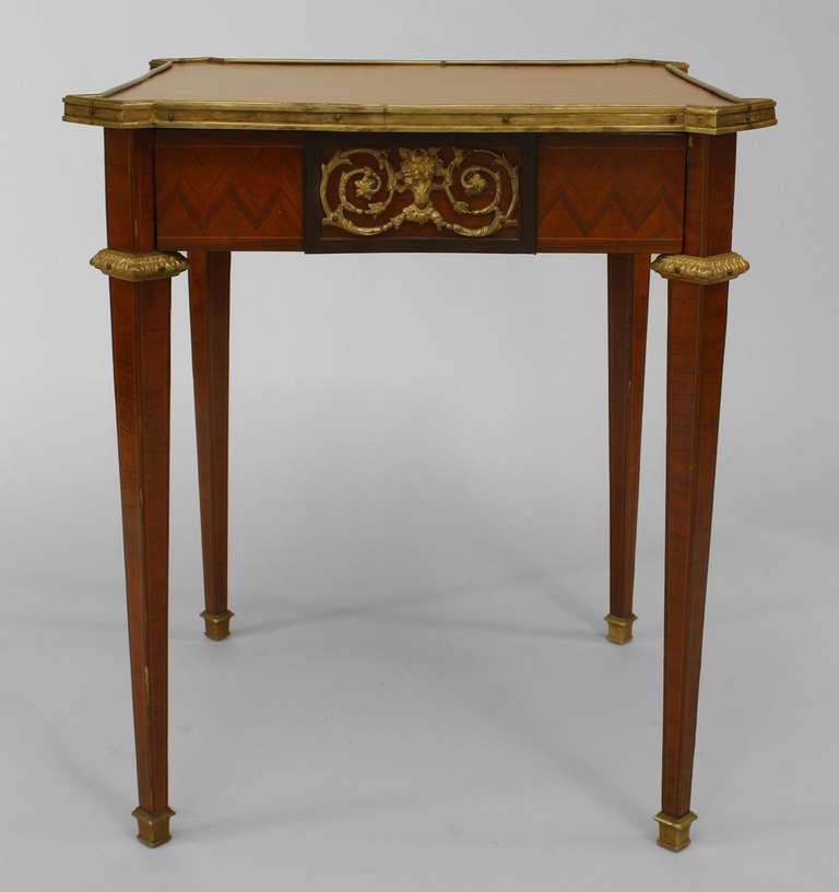 French Louis XVI Parquetry End Table In Good Condition For Sale In New York, NY