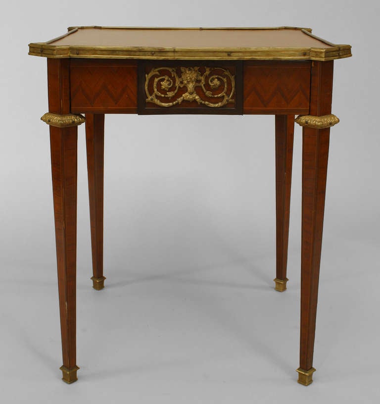 Französischer Louis XVI-Parkettendenztisch (Louis XVI.) im Angebot
