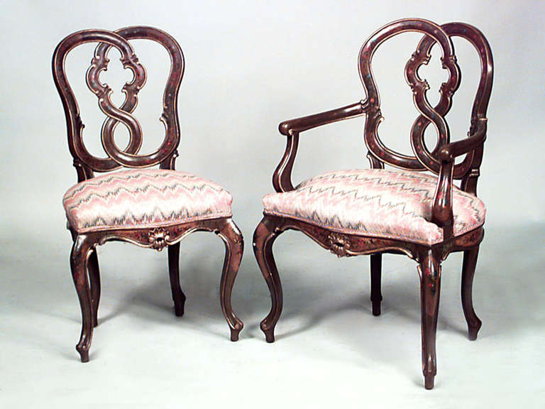 Satz von 8 Stühlen im italienischen venezianischen Stil (19. Jh.), grün bemalt und blumengeschmückt (2 Armstühle: 26¬æ 