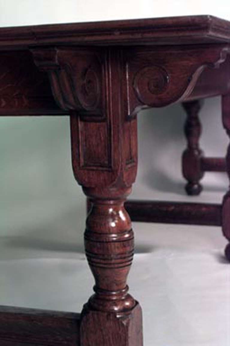 Britannique Table de réfectoire anglaise de style Renaissance en chêne en vente