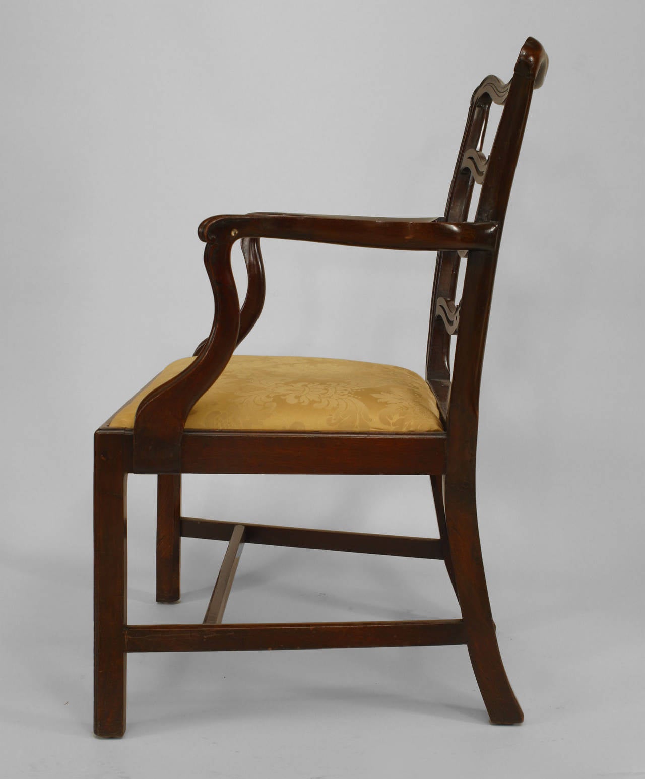 Satz von 10 Stühlen aus Mahagoni im englischen georgianischen Stil (19. Jh.) mit Leiterlehne und Golddamast-Sitz (2 Armlehnstühle: 25¬Ω 