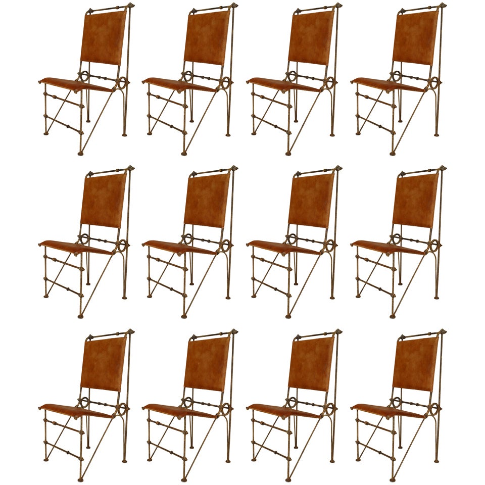 Ensemble de 12 chaises américaines d'après-guerre en cuir