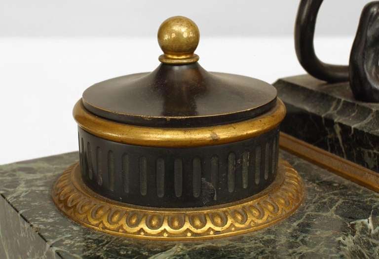 French Victorian Green Marble Inkwell with Tiger In Good Condition For Sale In New York, NY