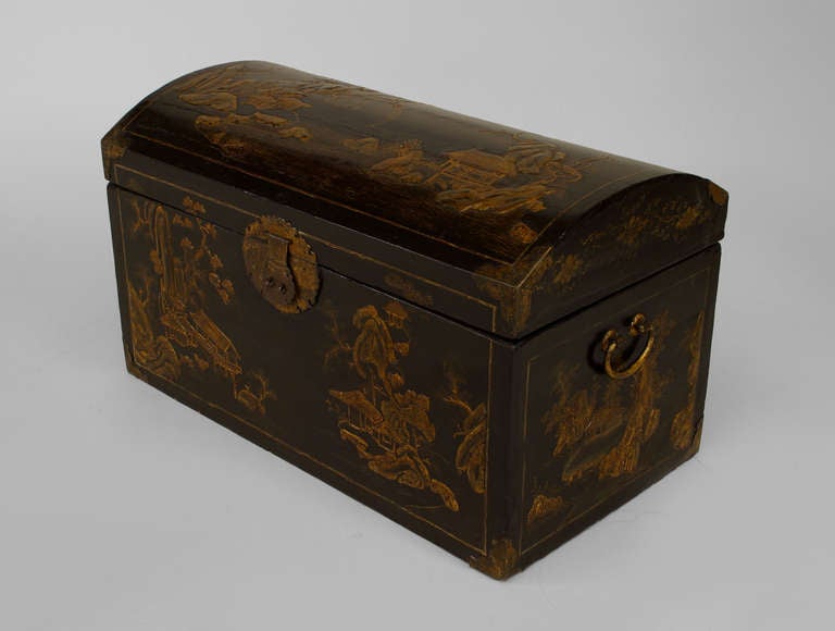 Chinese Black Lacquered Floor Trunk In Excellent Condition For Sale In New York, NY