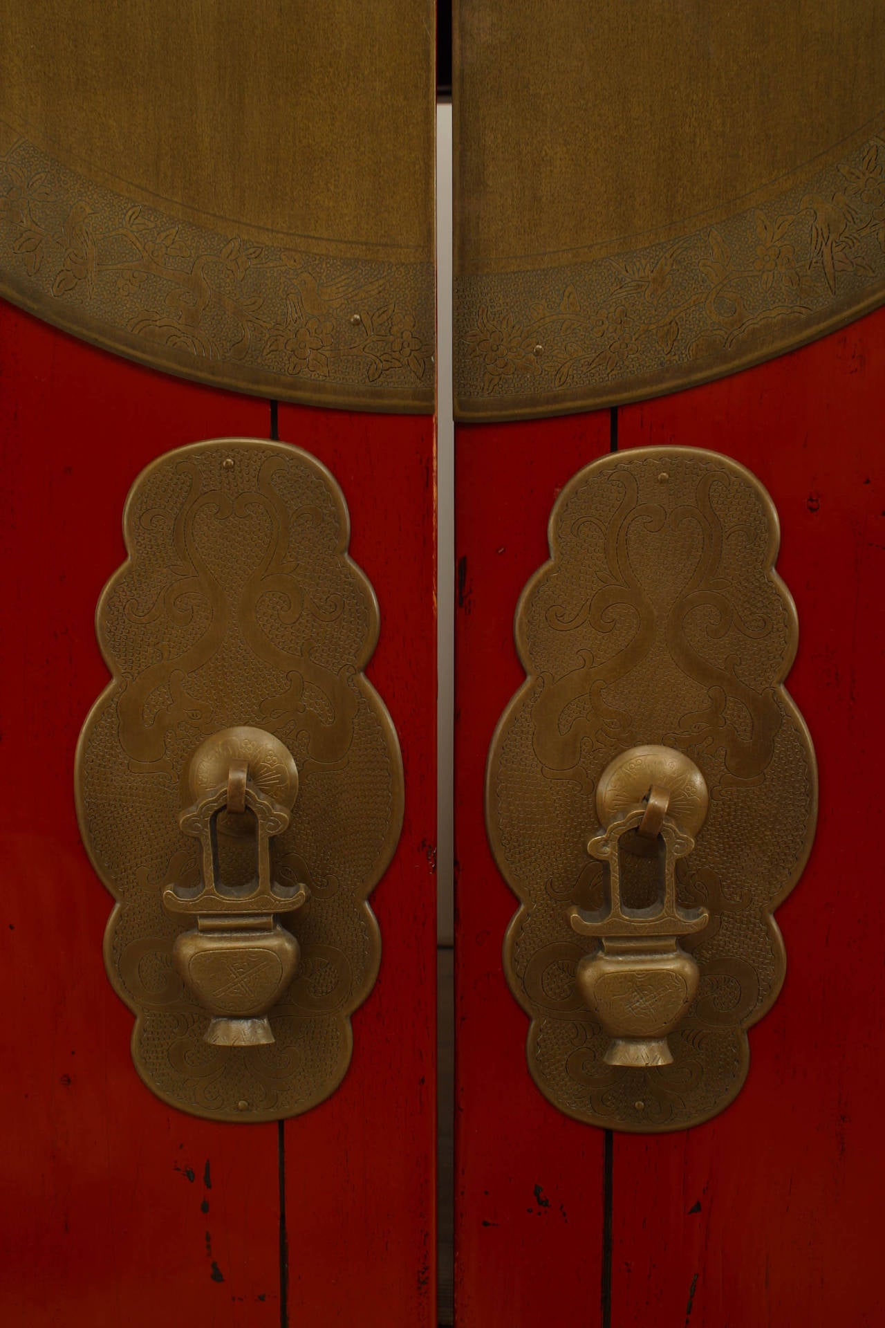 Pair of Chinese Style Brass and Red Lacquered Armoire Cabinets In Good Condition For Sale In New York, NY