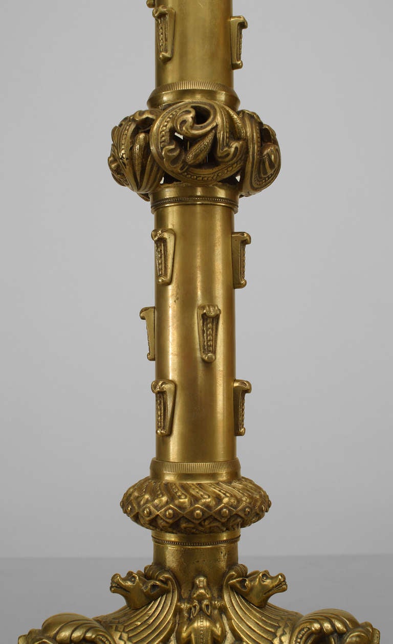 Laiton Paire de lampes de table à colonne en laiton de style Renaissance anglaise en vente