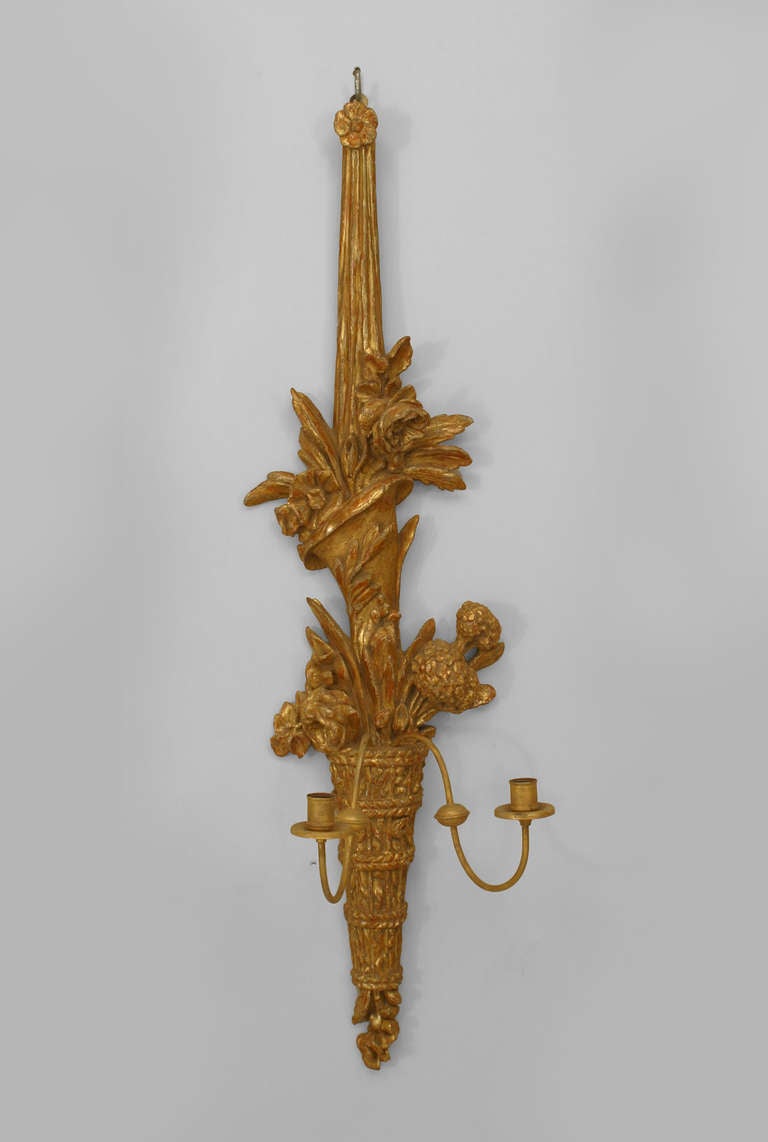 Pair of Italian Neoclassic Gilt Wood Cornucopia Wall Sconces In Excellent Condition For Sale In New York, NY