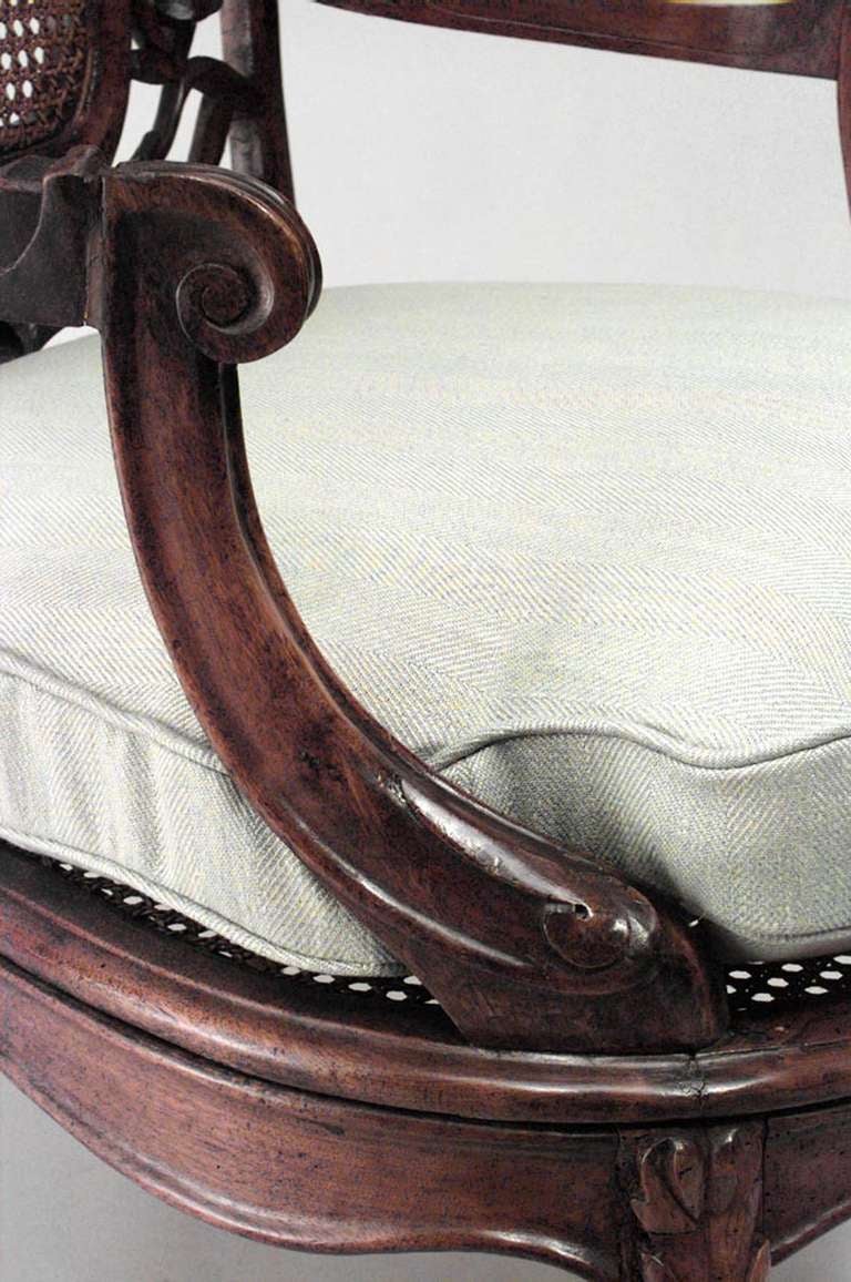 XX secolo Poltrona francese Art Nouveau in noce in vendita