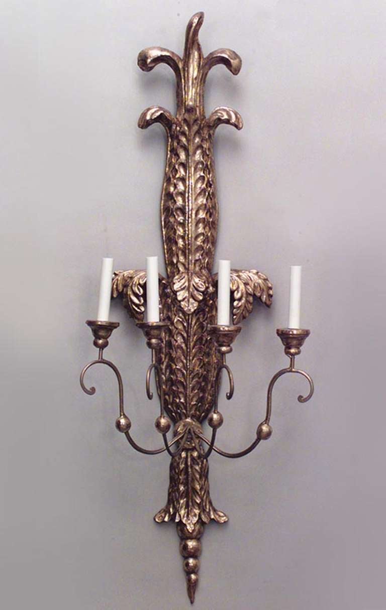Pair of Italian Neoclassic Style Carved Palm Giltwood Wall Sconces In Excellent Condition For Sale In New York, NY