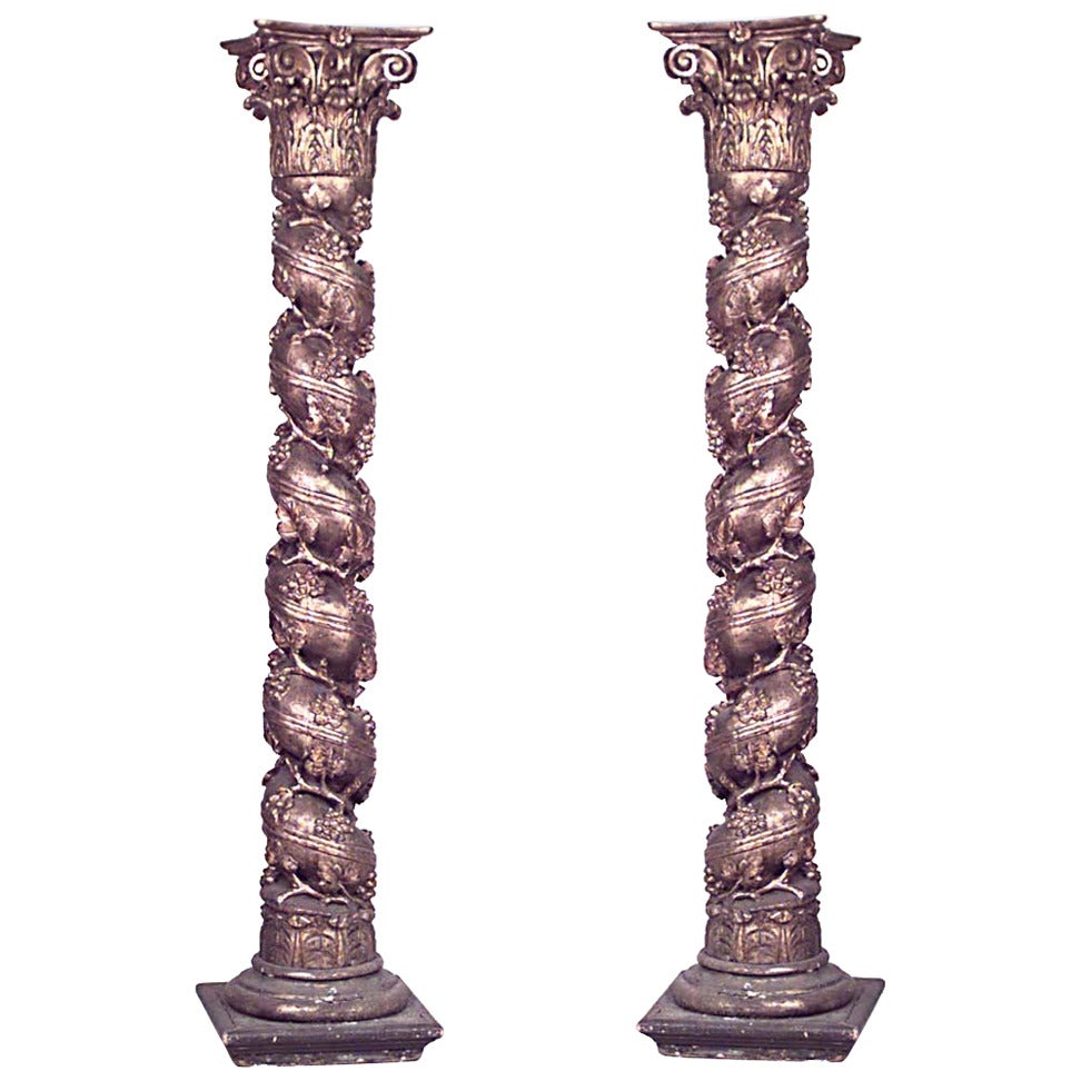 Pareja de columnas doradas italianas de estilo rococó