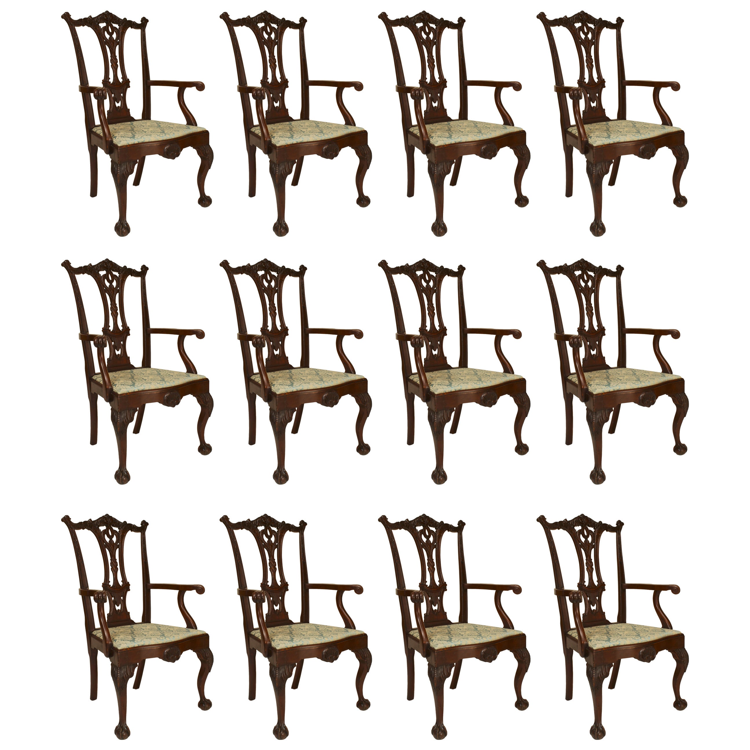 Ensemble de 12 chaises de salle à manger anglaises Chippendale en acajou sculpté