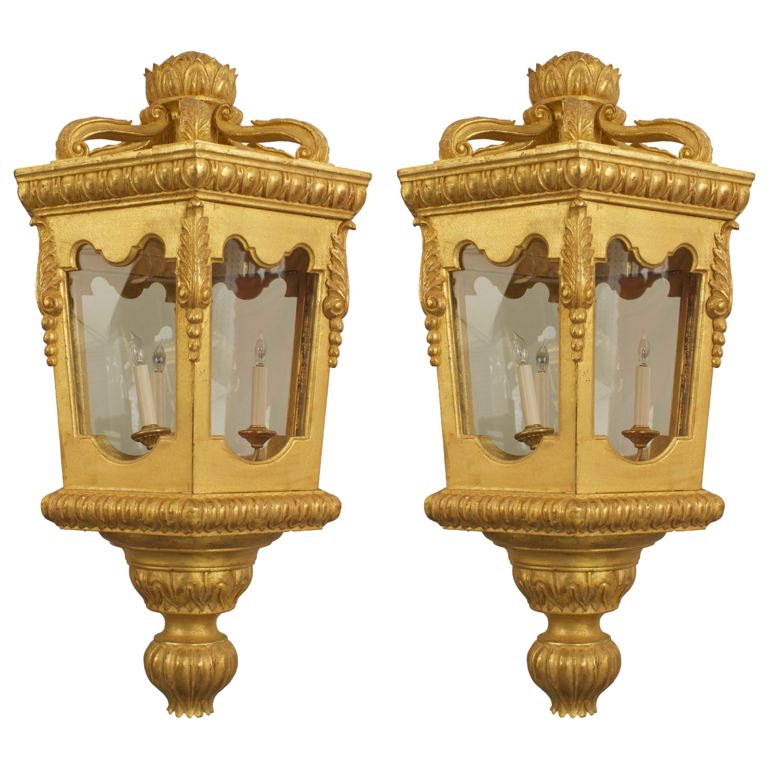 2 lanternes octogonales dorées italiennes de style rococo
