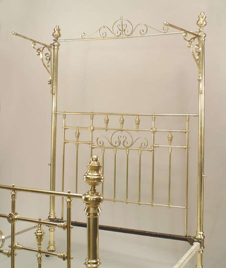 19th C. American Brass Queen Sized Bed In Excellent Condition In New York, NY