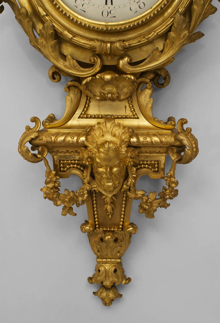 Paar Louis XVI-Goldbronze-Wanduhren und Barometer (Glas) im Angebot