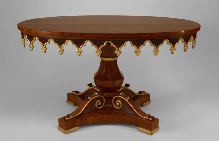 Britannique Table centrale en acajou de style Régence anglaise en vente