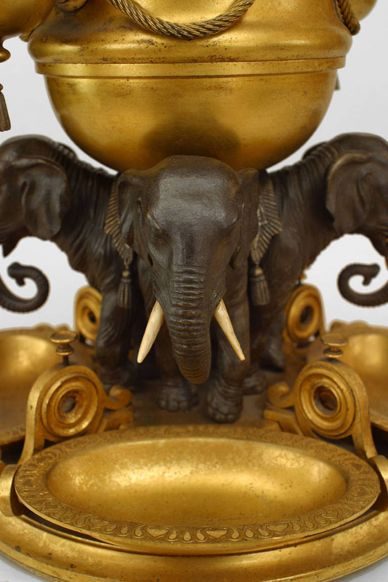English Regency Style Bronze Elephant Centerpiece In Good Condition In New York, NY