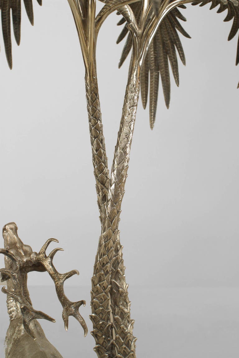 Verre Fin du 19ème siècle. Centre de table anglais en forme de cerf en bronze plaqué argent