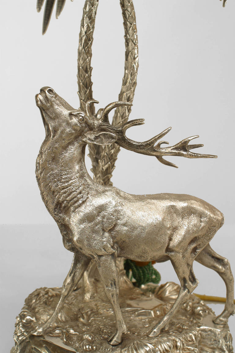 Fin du 19ème siècle. Centre de table anglais en forme de cerf en bronze plaqué argent 1