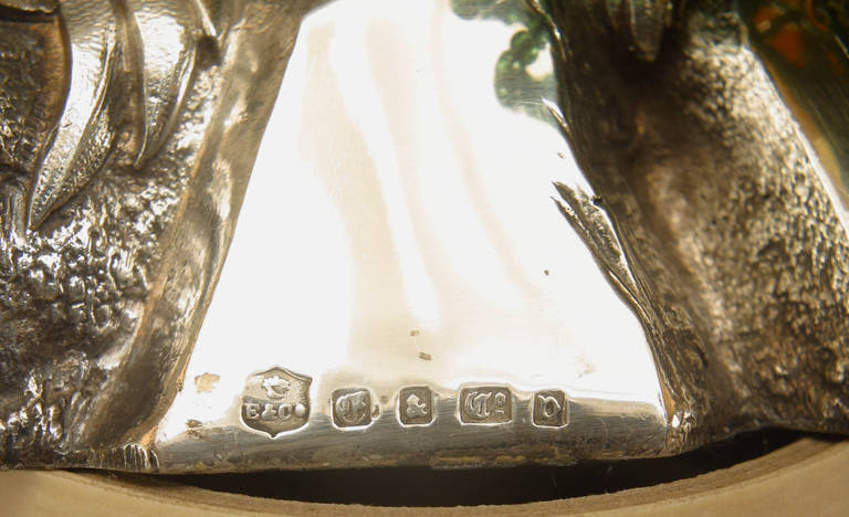 Fin du 19ème siècle. Centre de table anglais en forme de cerf en bronze plaqué argent 2