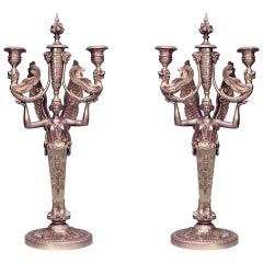 Coppia di candelabri in bronzo Dore Impero francese del XIX secolo