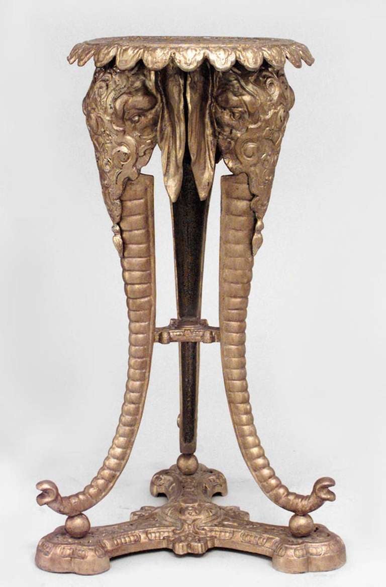 Pareja de pedestales de elefante ingleses de bronce de la Regencia Británico en venta