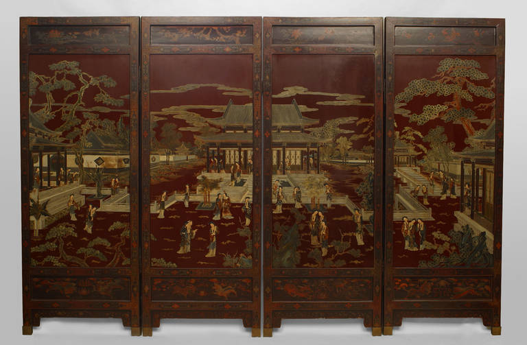 Asiatischer chinesischer (Qing-Dynastie 18/19. Jahrhundert) 4-Panel-Bildschirm mit (restauriertem) kastanienbraun lackiertem Hintergrund und fein dekorierter Szene von Figuren und Palast in einem schwarz lackierten Rahmen.
