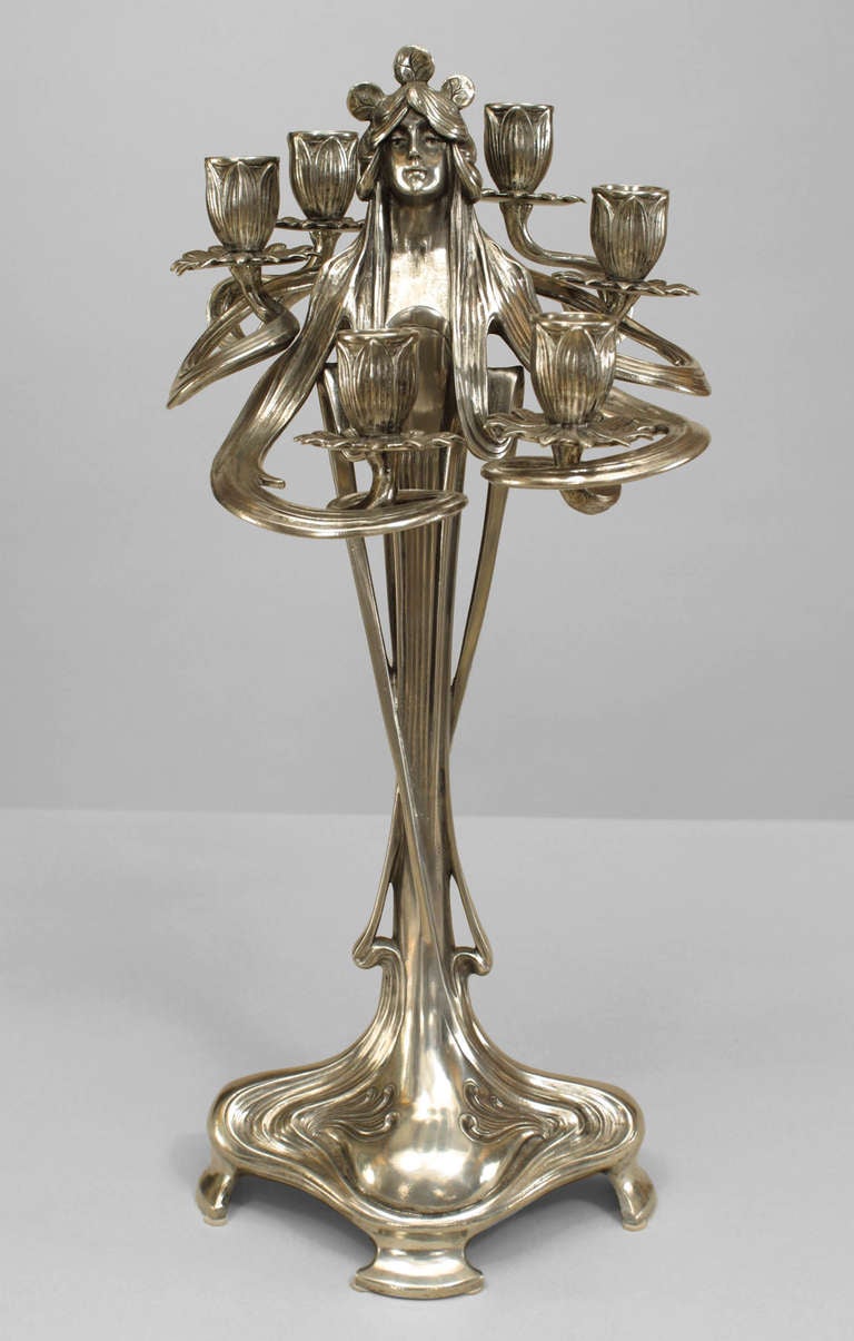 Paire de candélabres Art Nouveau en étain argenté à figures féminines entourées de 8 bras (Attribué à WMF) (PRIX DE LA Paire)
