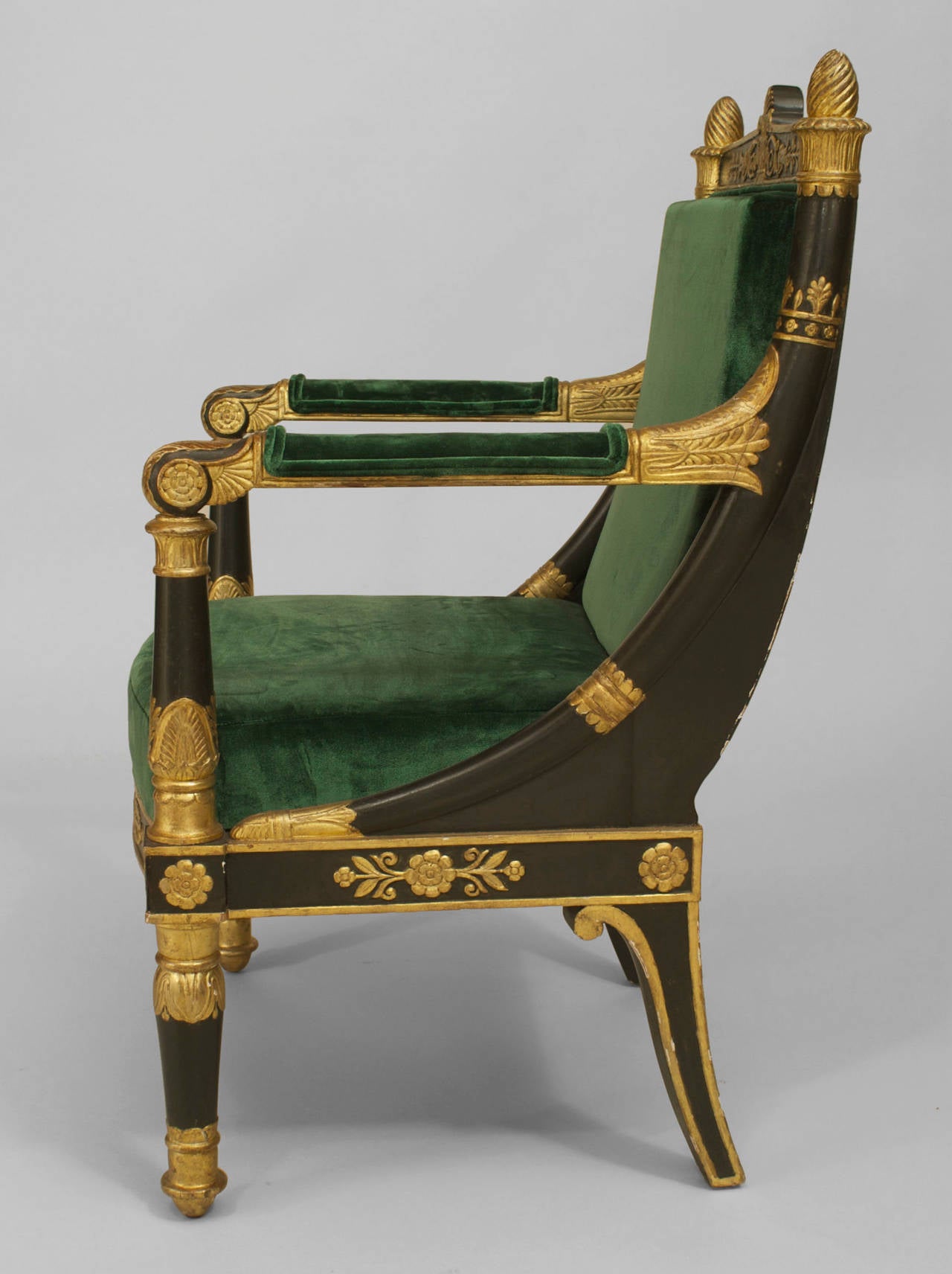 Pair of Late 18th or Early 19th c. French Empire Gilt Carved Armchairs In Good Condition In New York, NY