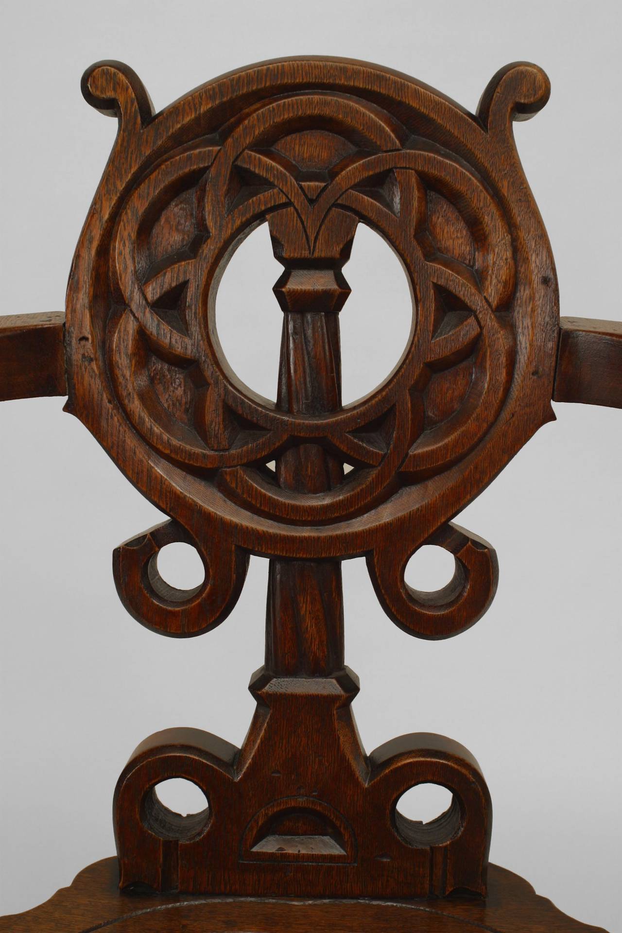 German Arts and Crafts Oak Swivel Chair by Verkaufshalle Frankfurt In Good Condition For Sale In New York, NY