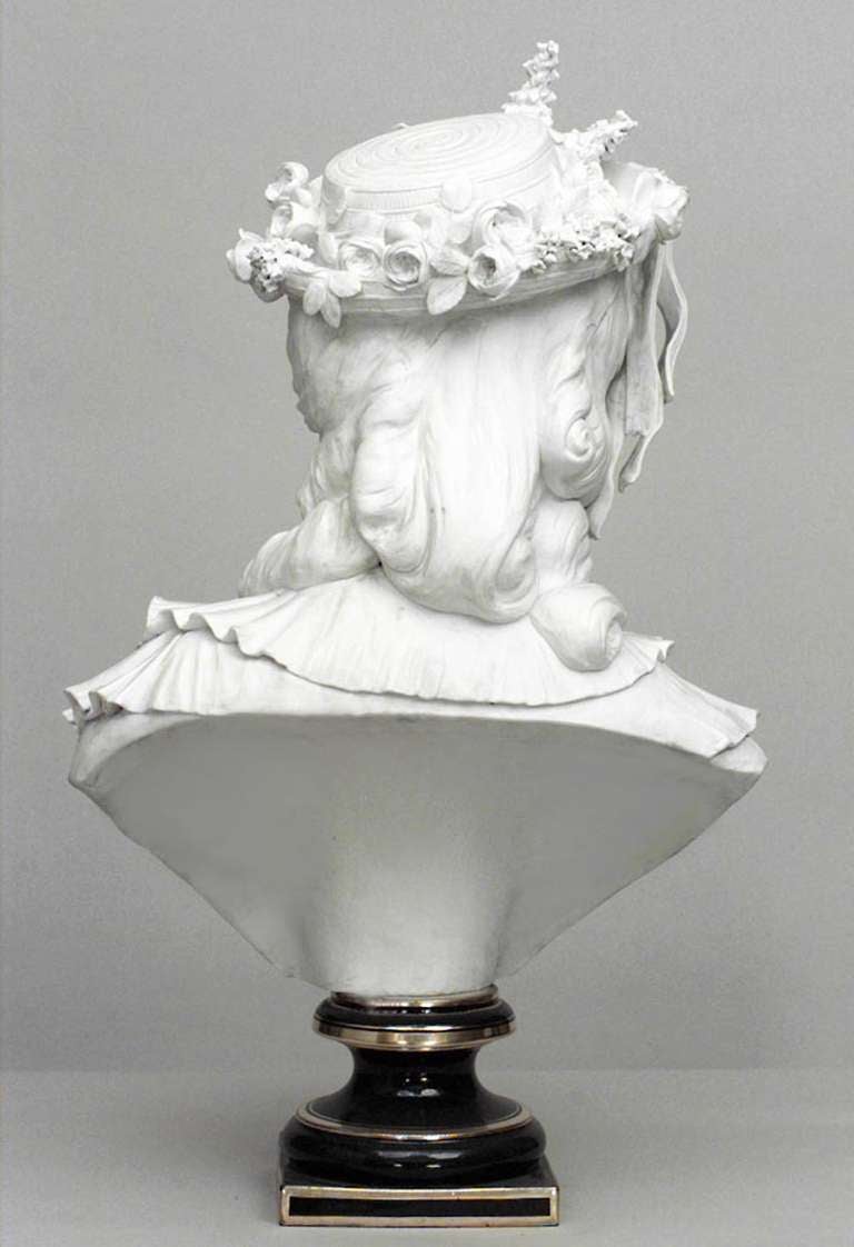 Französische Ludwig XVI. Porzellanbüste (Glasiert) im Angebot